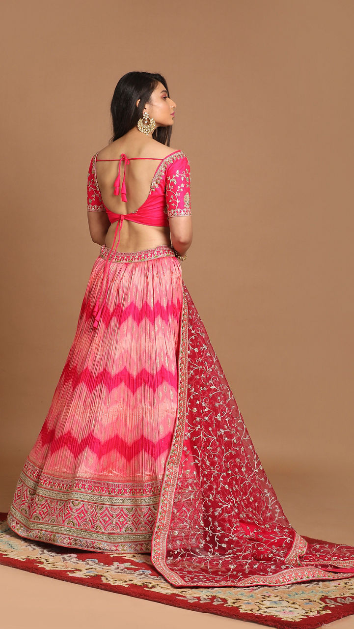 Mohey Women Mesmerizing Rani Pink Benarasi Lehenga