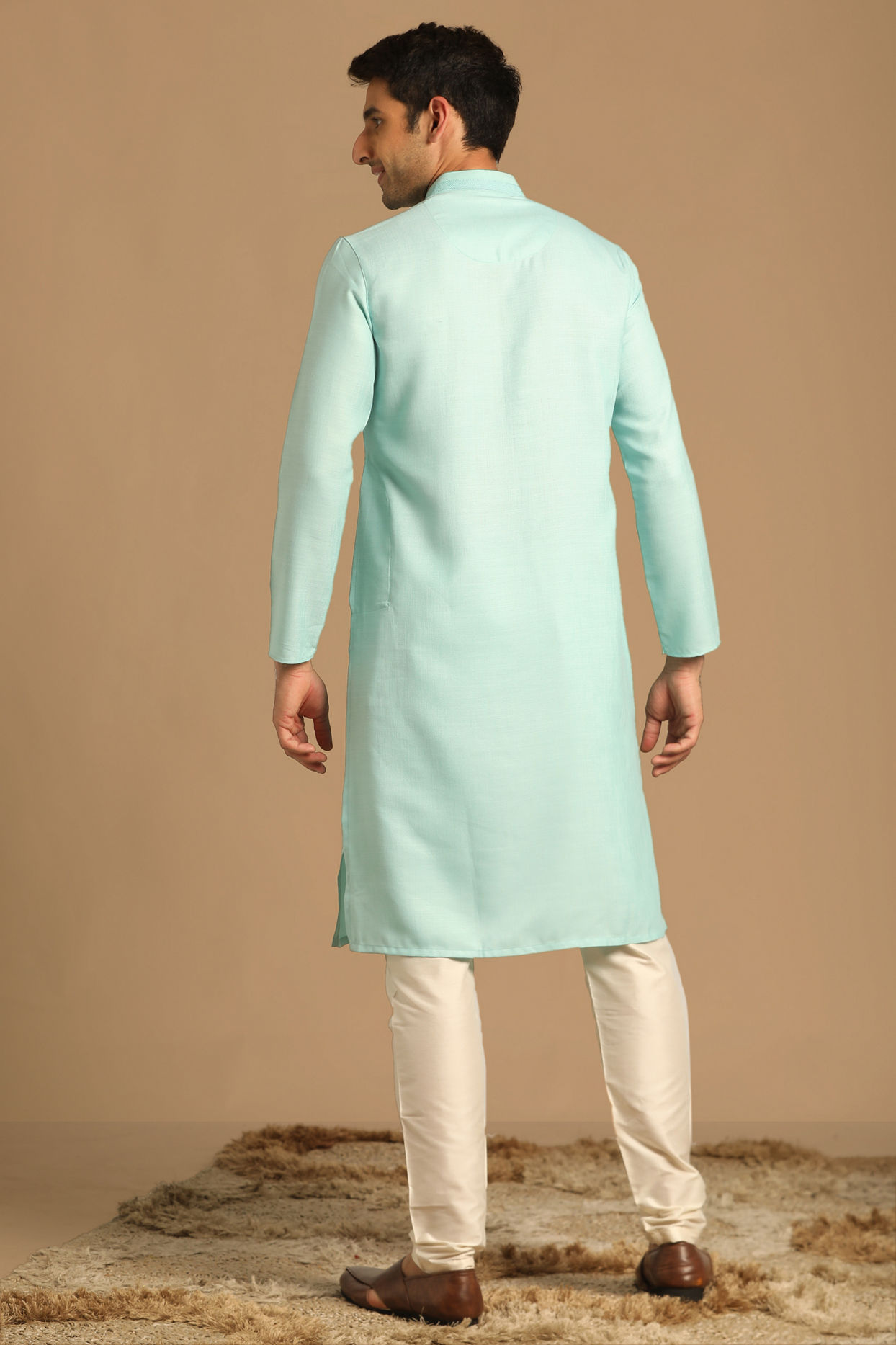 Manyavar Men Self Design Blue Kurta Set