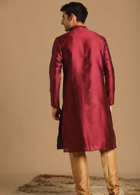 alt message - Manyavar Men Crisp Wine Kurta Pajama image number 2