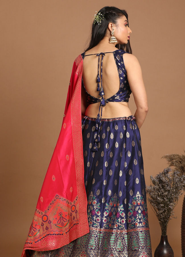 alt message - Mohey Women Vibrant Indigo Blue Lehenga image number 3