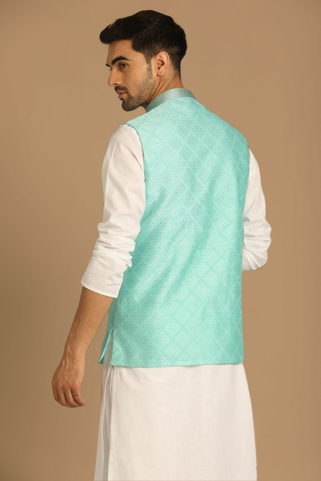 Manyavar Men Fashionable Green Jacket image number 2