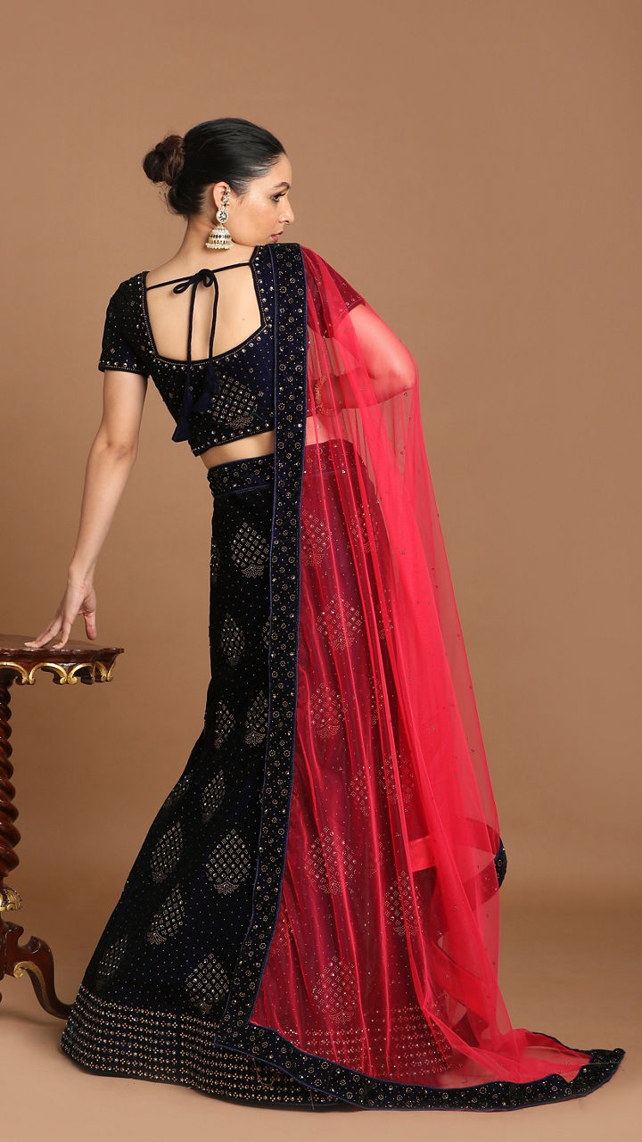 Mohey Women Luxurious Indigo Blue Velvet Lehenga