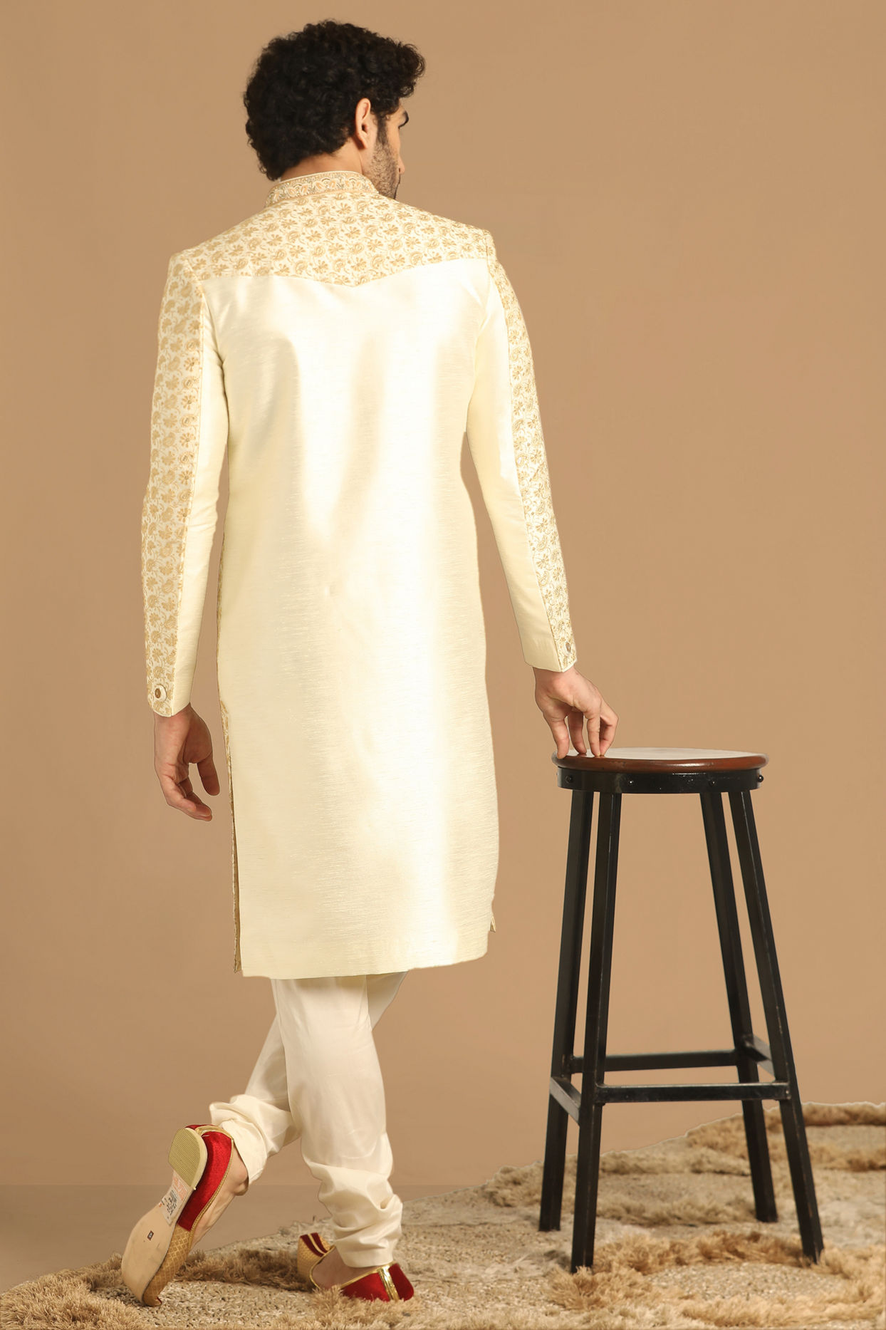 alt message - Manyavar Men Sea Shell White Sherwani image number 2