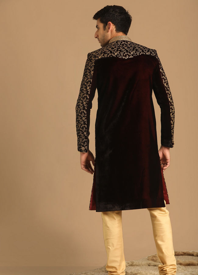 alt message - Manyavar Men Enigmatic Maroon Sherwani With Dupatta image number 2