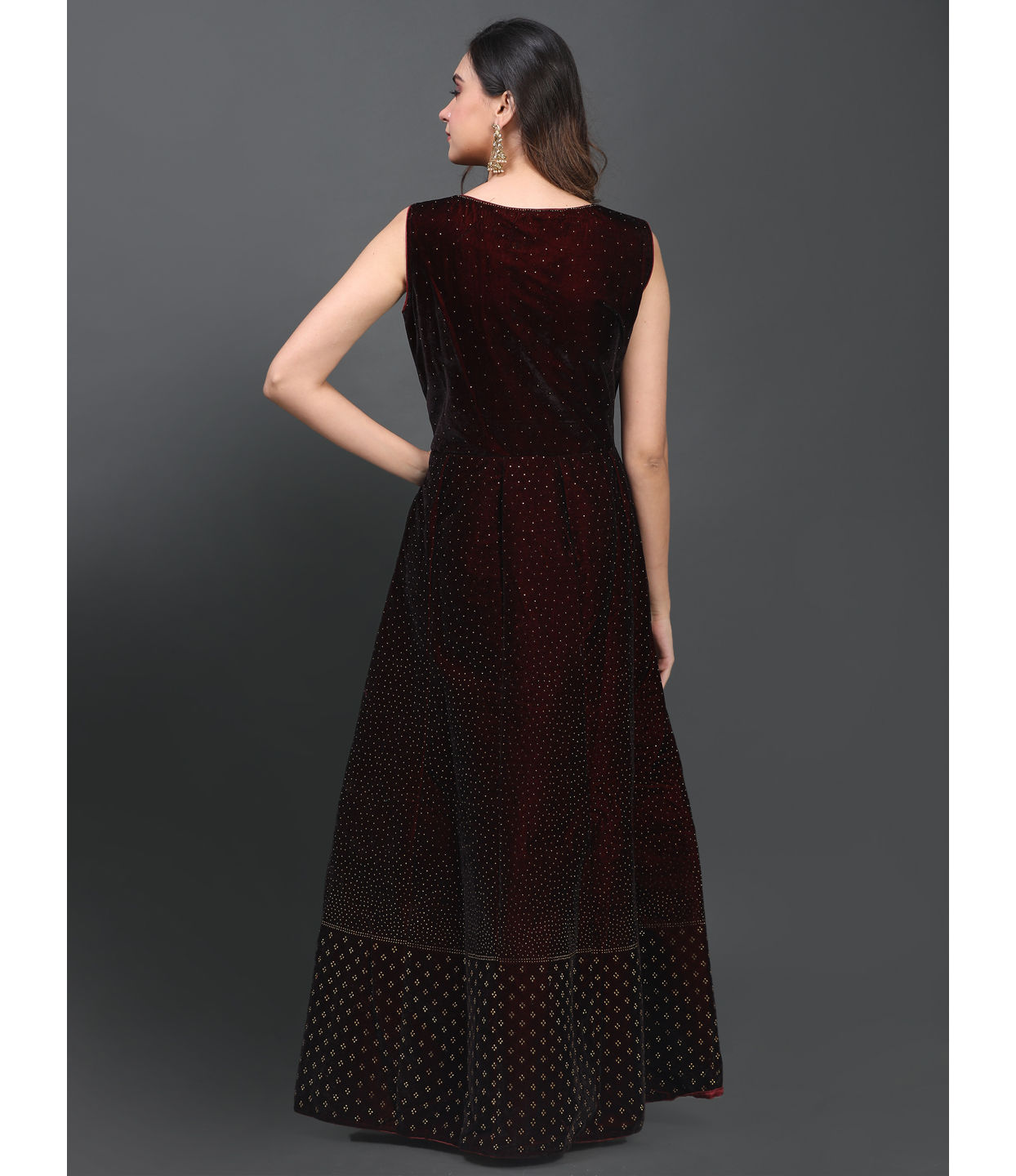 alt message - Mohey Women Luxurious Wine Gown image number 2