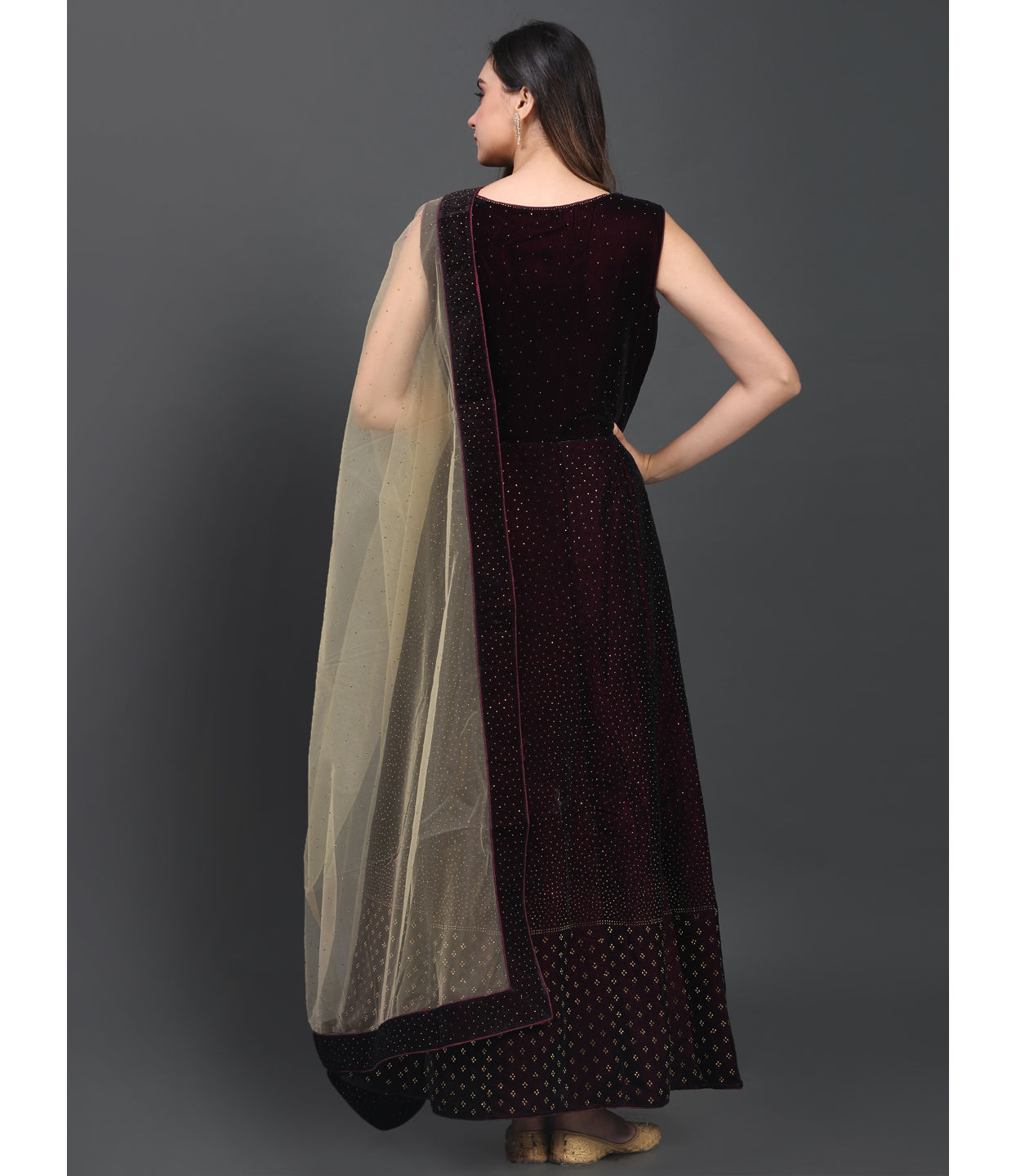 alt message - Mohey Women Statement Maroon Gown image number 2