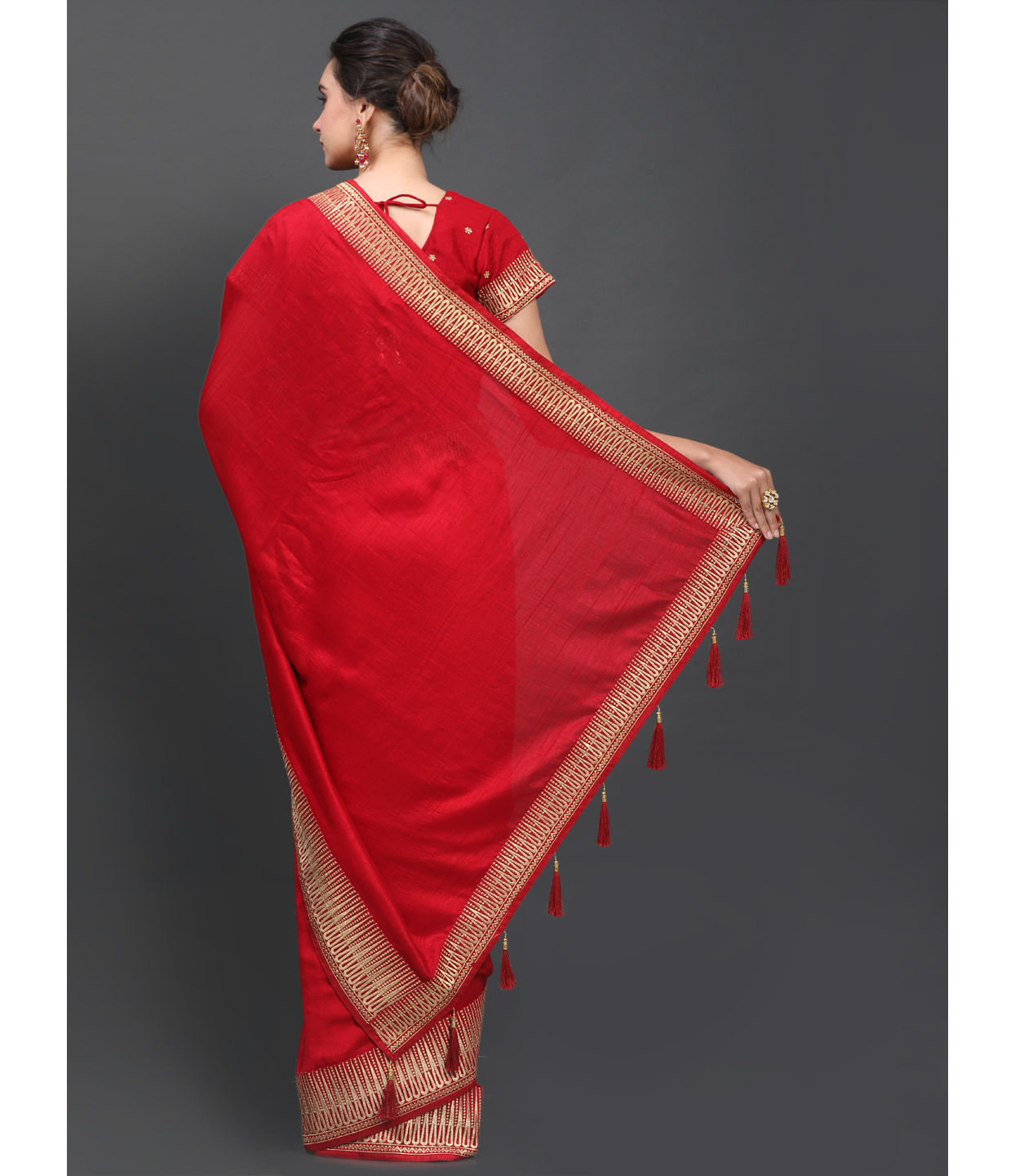 alt message - Mohey Women Decadent Dark Red Saree image number 2