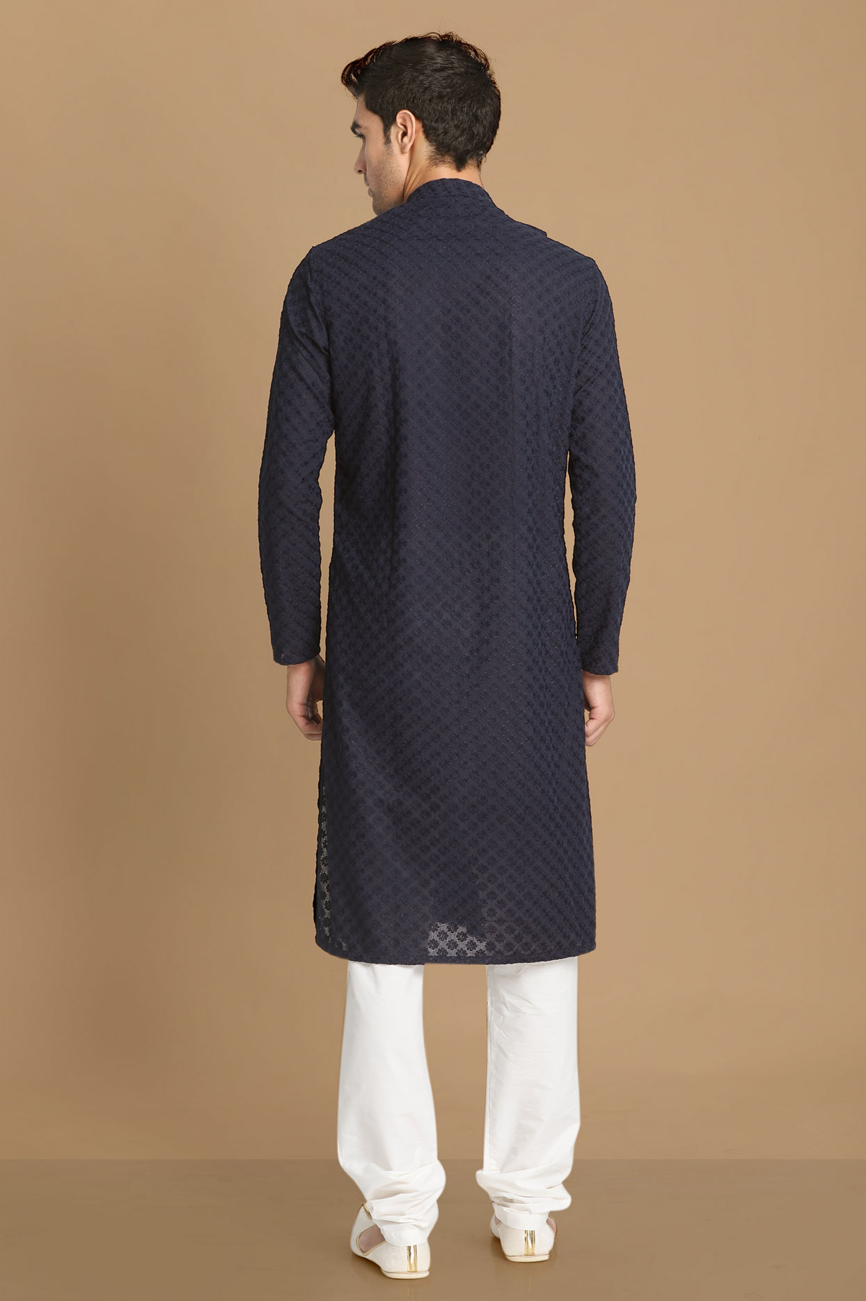 alt message - Manyavar Men Navy Blue Side Open Chikankari Kurta Set image number 2