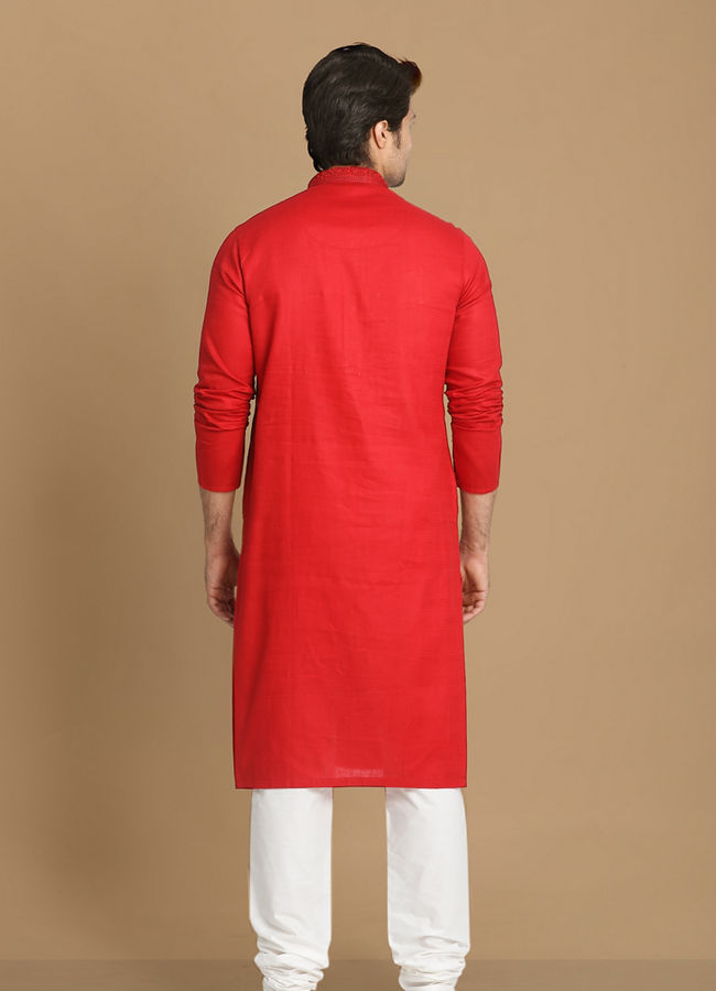 alt message - Manyavar Men Minimalist Red Kurta Set image number 2