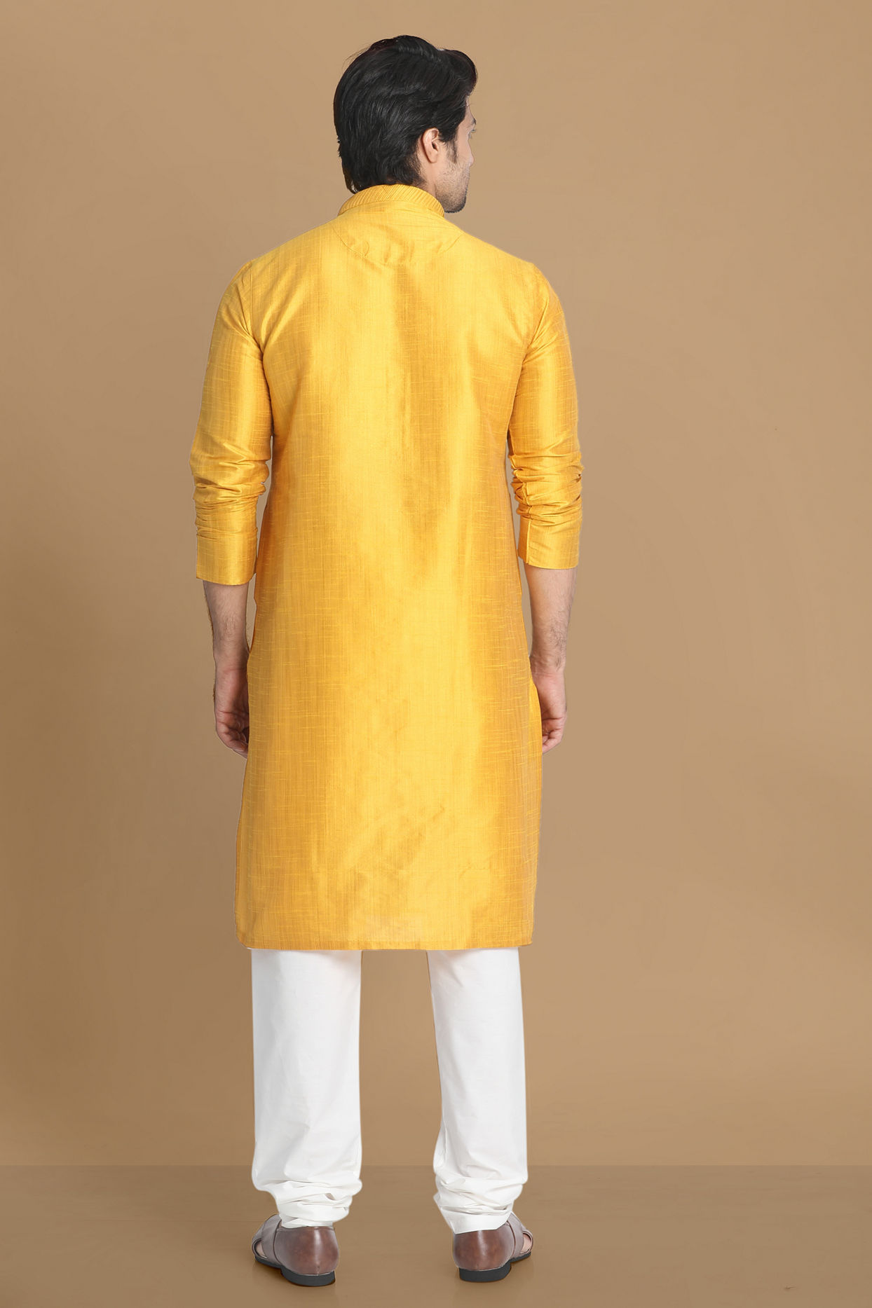 alt message - Manyavar Men Golden Yellow Solid Kurta Set image number 2