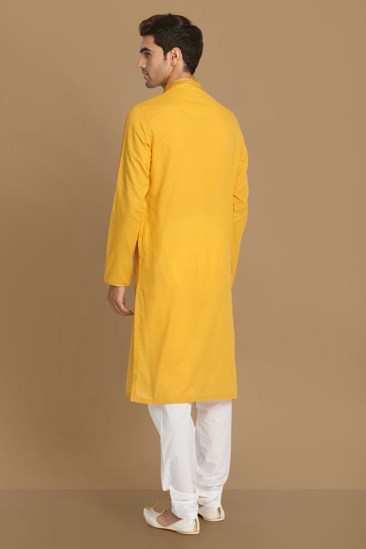 alt message - Manyavar Men Mustard Yellow Self Booti Kurta Set image number 2