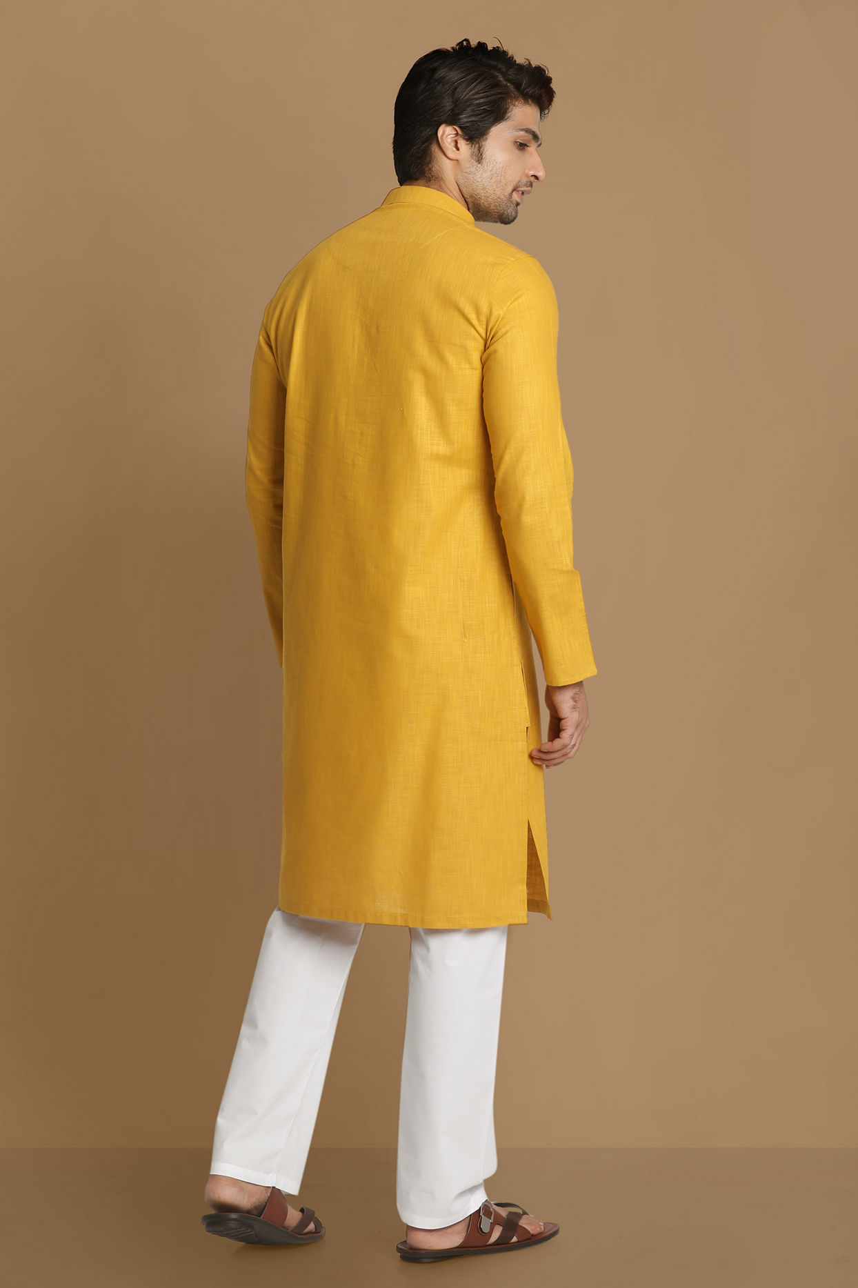 alt message - Manyavar Men Daffodil Yellow Self Design Kurta image number 2