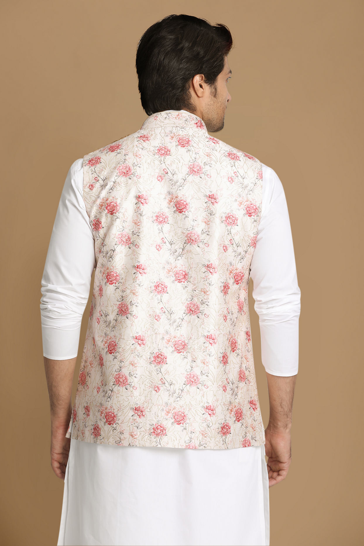 alt message - Manyavar Men Beige Jacket With Pink Floral Motifs image number 2