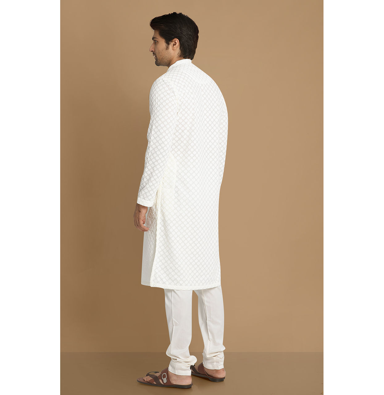 Manyavar Men Sea Shell White Embroidered Kurta Pajama
