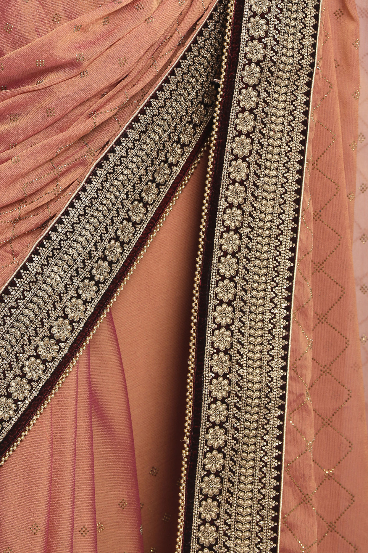 alt message - Mohey Women Delicate Peach Colour Saree image number 2