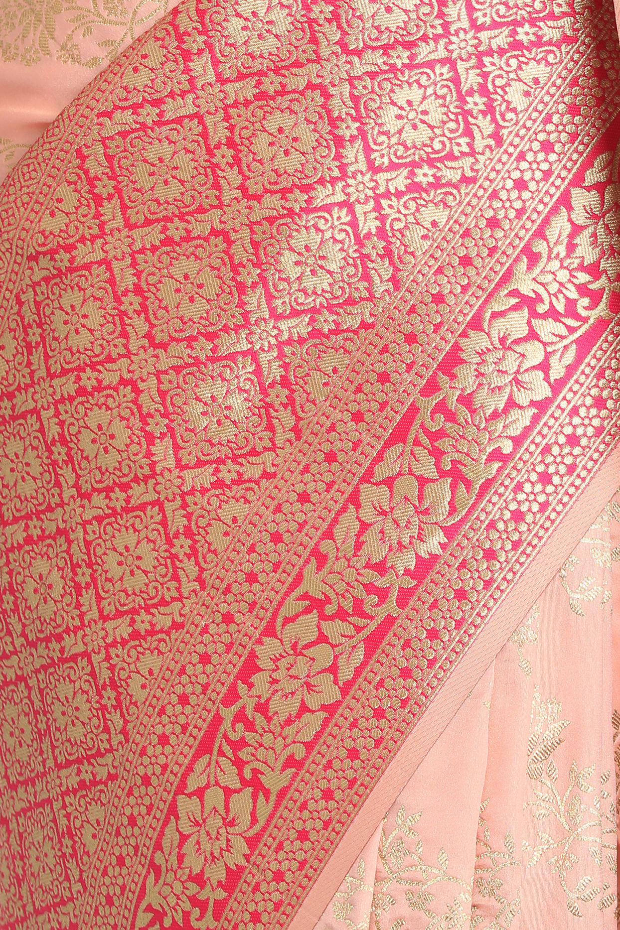 alt message - Mohey Women Graceful Light Pink Saree image number 2