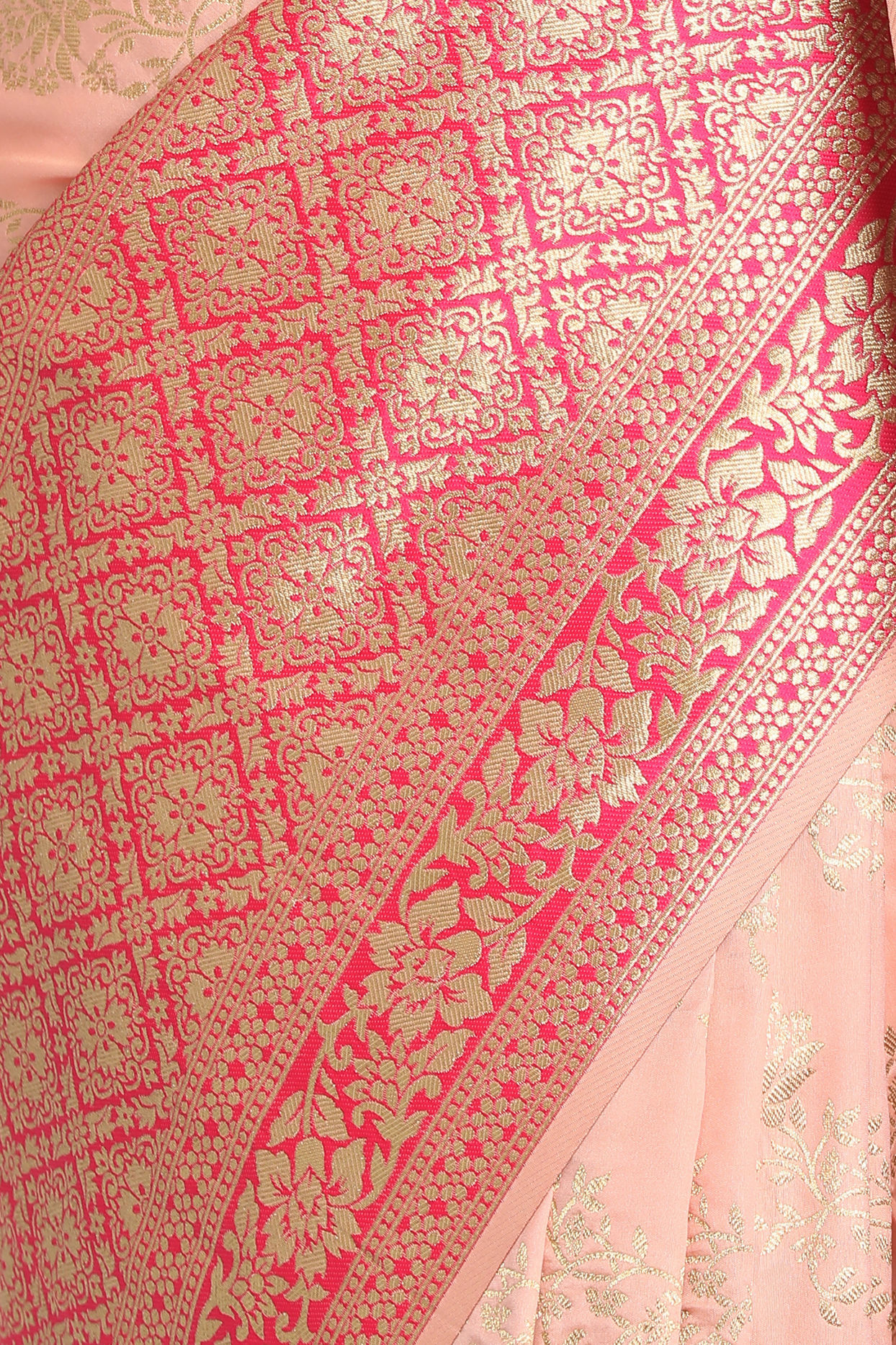 Mohey Women Graceful Light Pink Saree