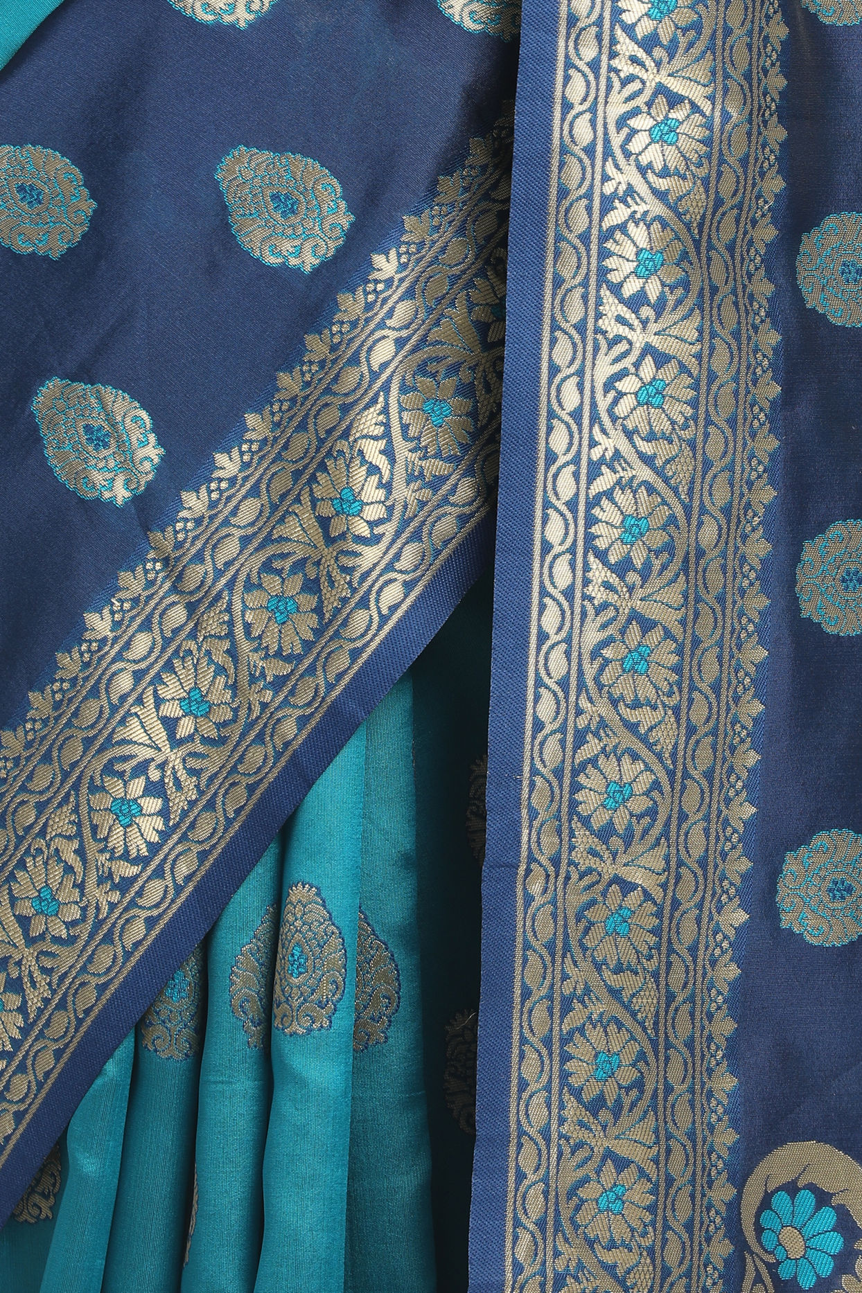 Mohey Women Royal Green Silk Saree
