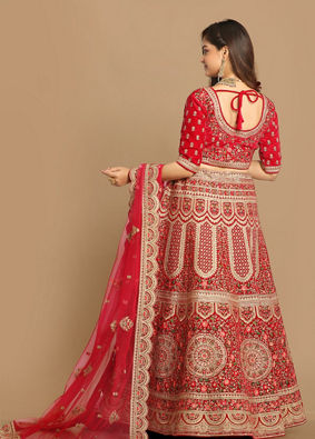 alt message - Mohey Women Regal Rani Bridal Lehenga image number 2