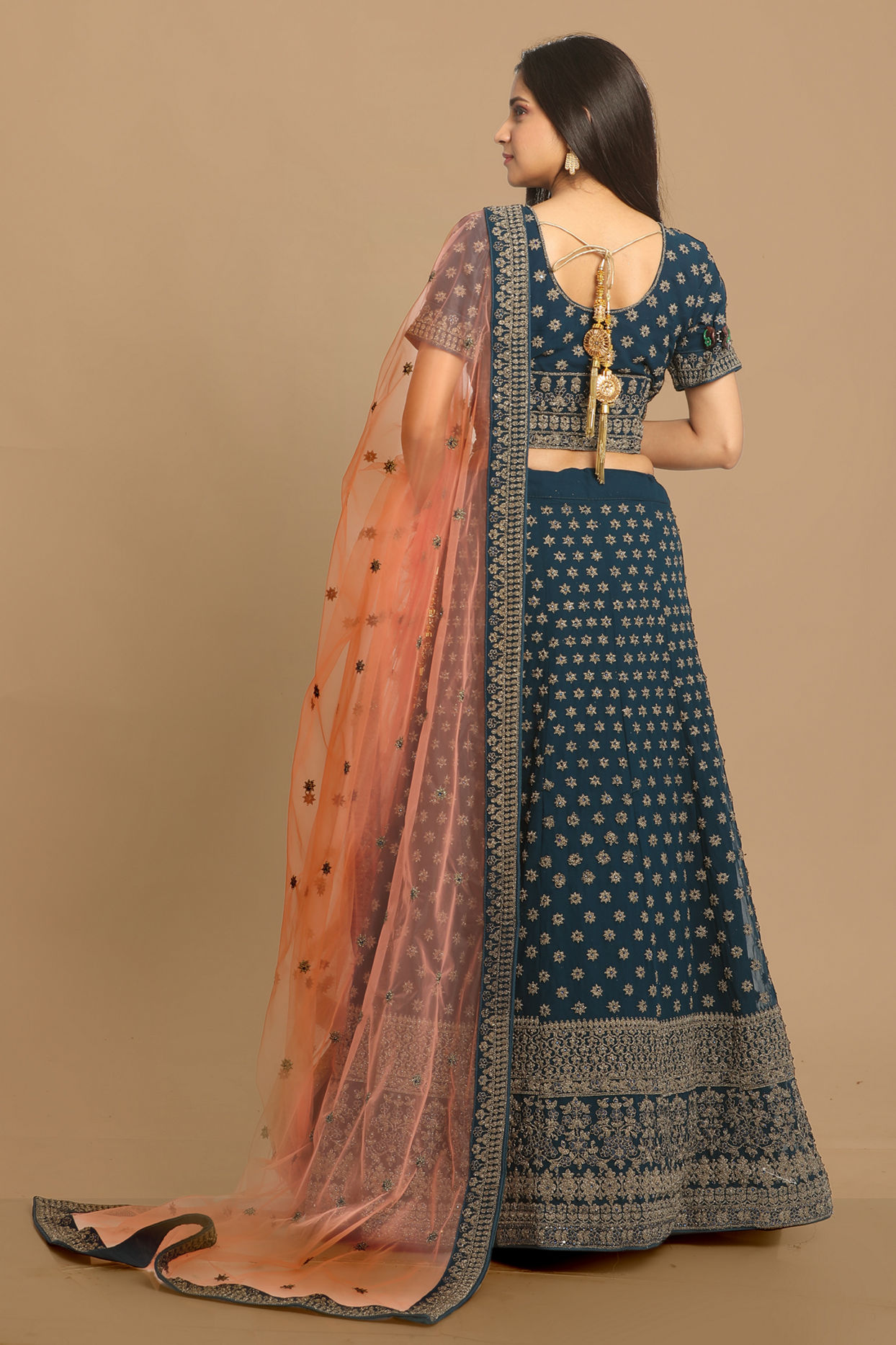 alt message - Mohey Women Blissful Blue Lehenga image number 3