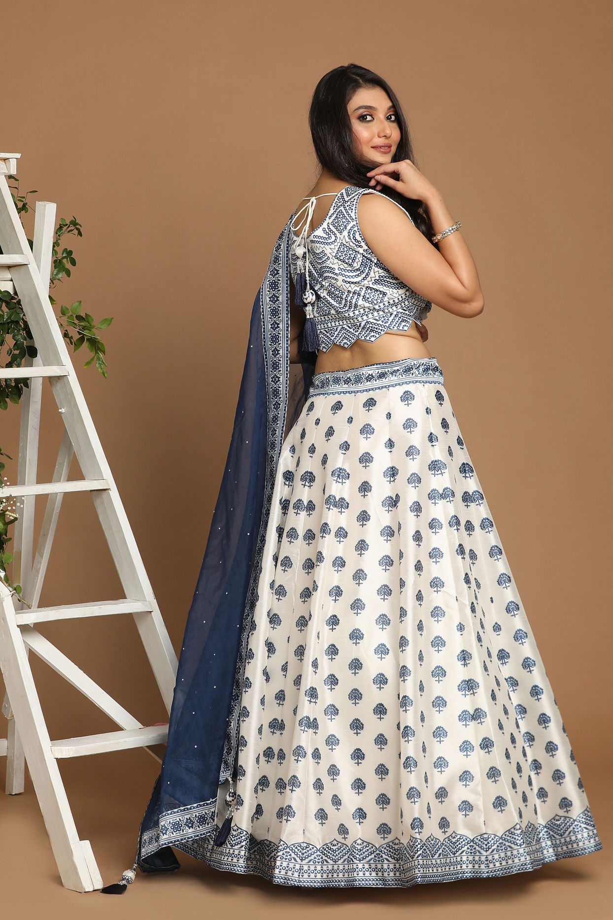 Mohey Women Sublime White And Blue Lehenga
