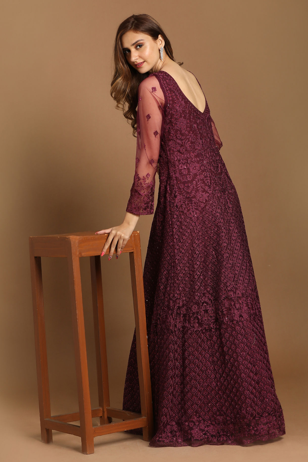 alt message - Mohey Women Dazzling Wine Party Wear Gown image number 3