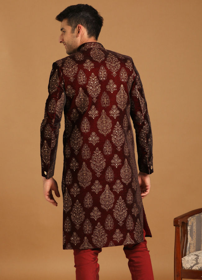 alt message - Manyavar Men Elegant Maroon Velvet Sherwani image number 2