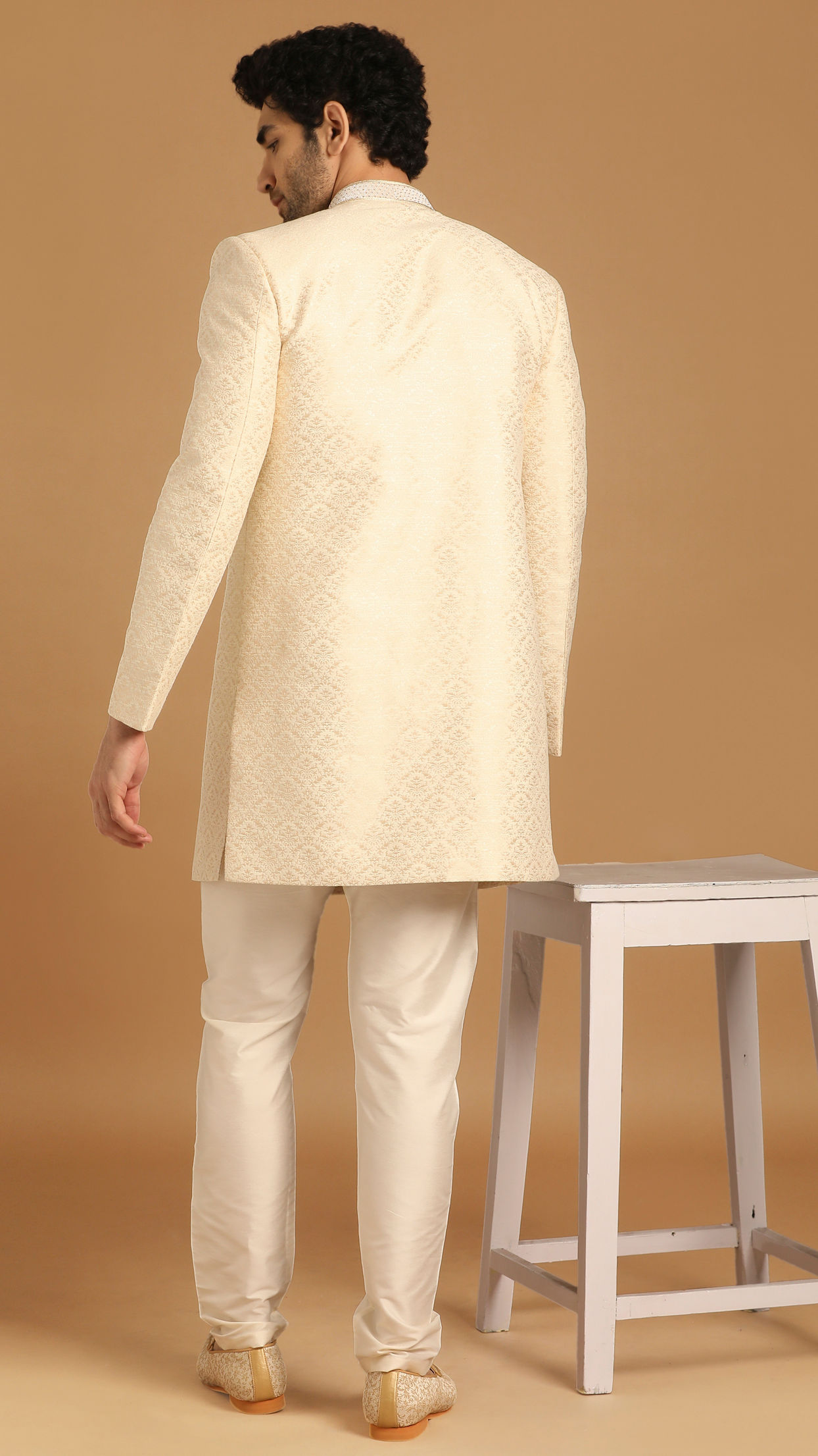 alt message - Manyavar Men Offbeat Off White Indo Western image number 2