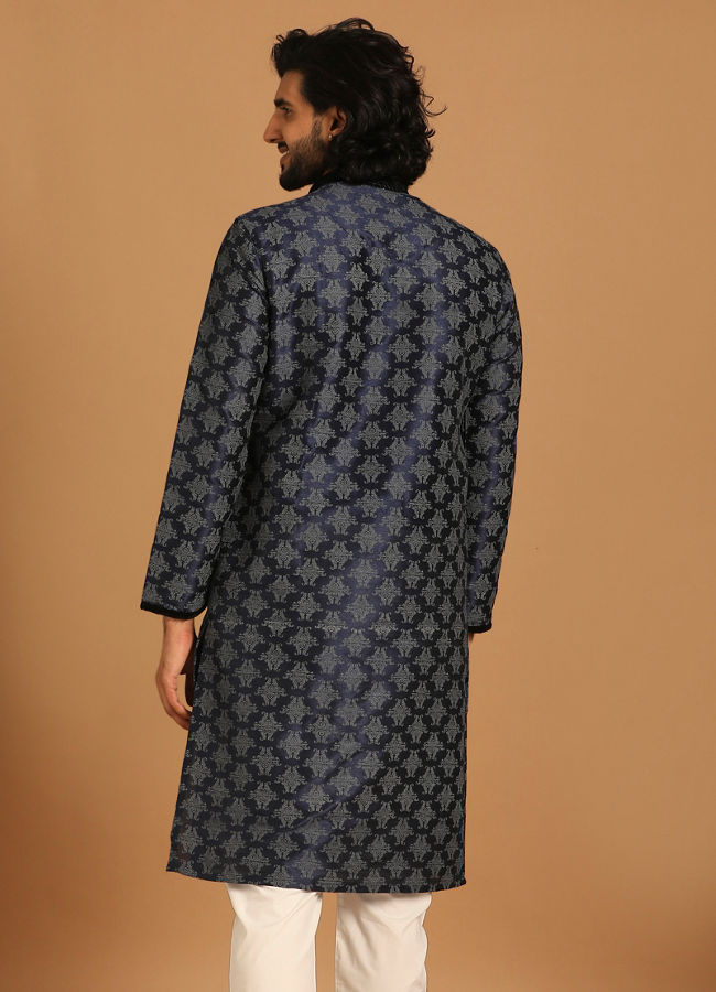 alt message - Manyavar Men Royal Blue Self Design Kurta Pajama image number 2