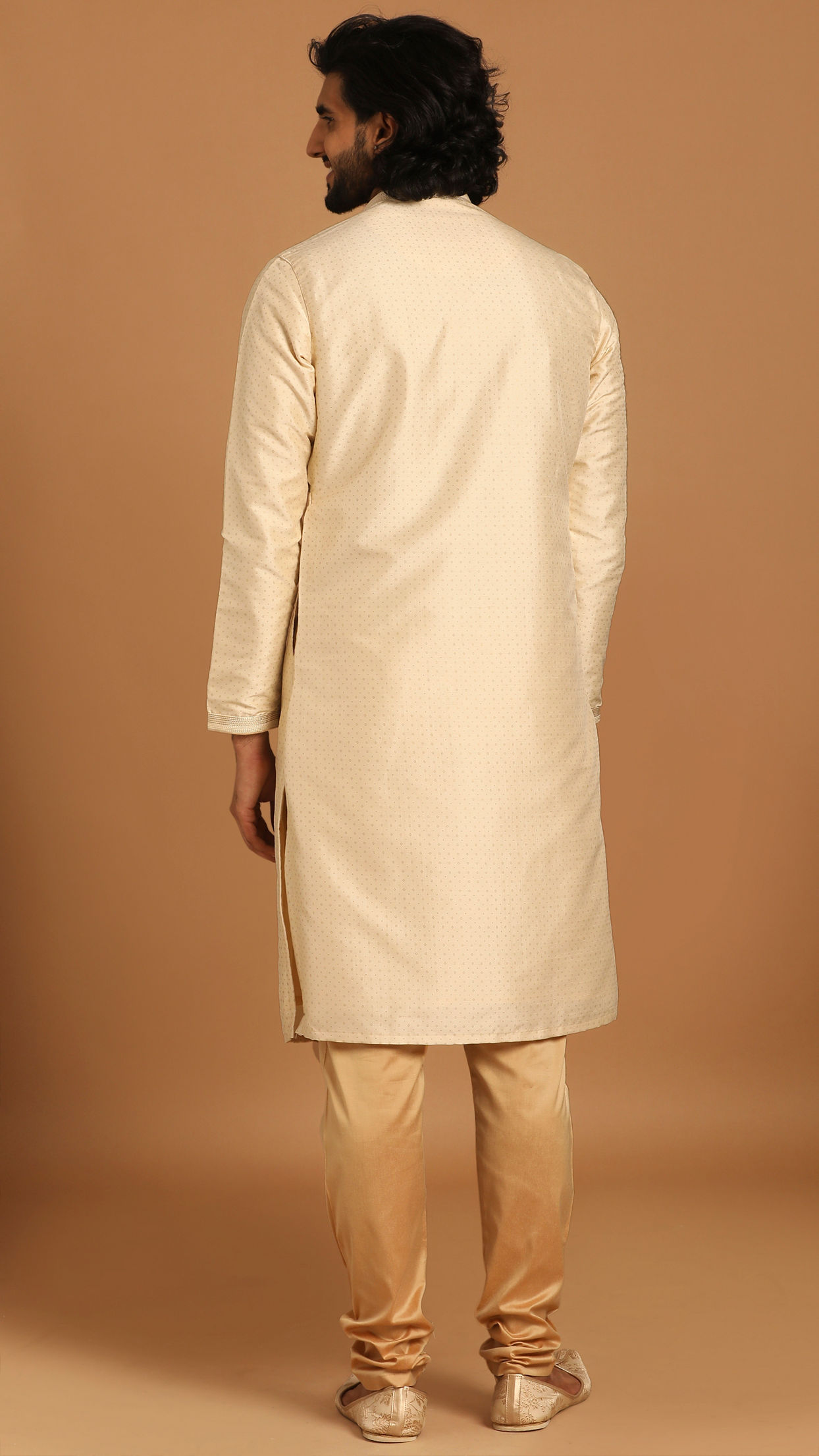 alt message - Manyavar Men Sand Kurta Set With Dot Motifs image number 2