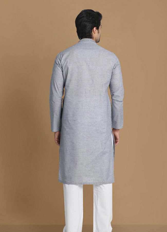 alt message - Manyavar Men Shale Grey Solid Kurta Set image number 2