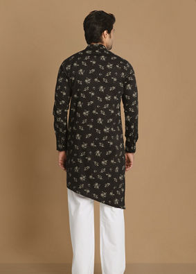 Manyavar Men Black Side Open Floral Print Kurta image number 2