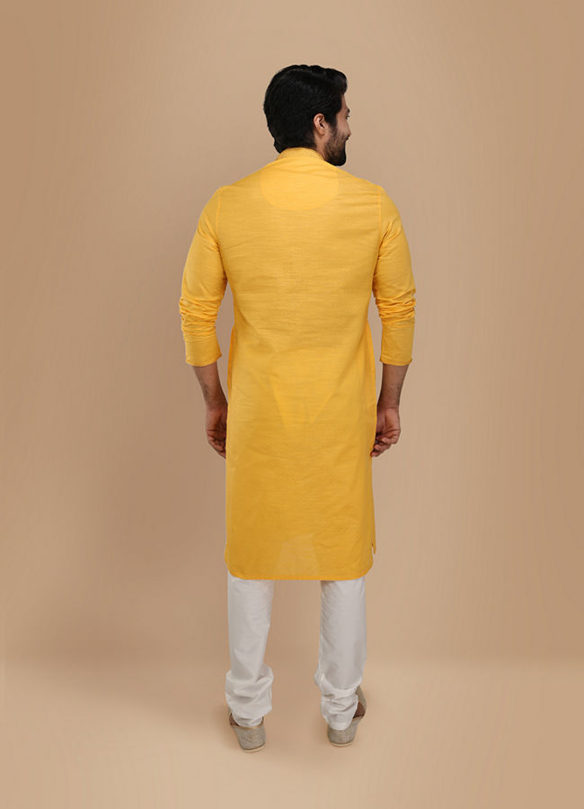 alt message - Manyavar Men Canary Yellow Solid Kurta Set image number 2