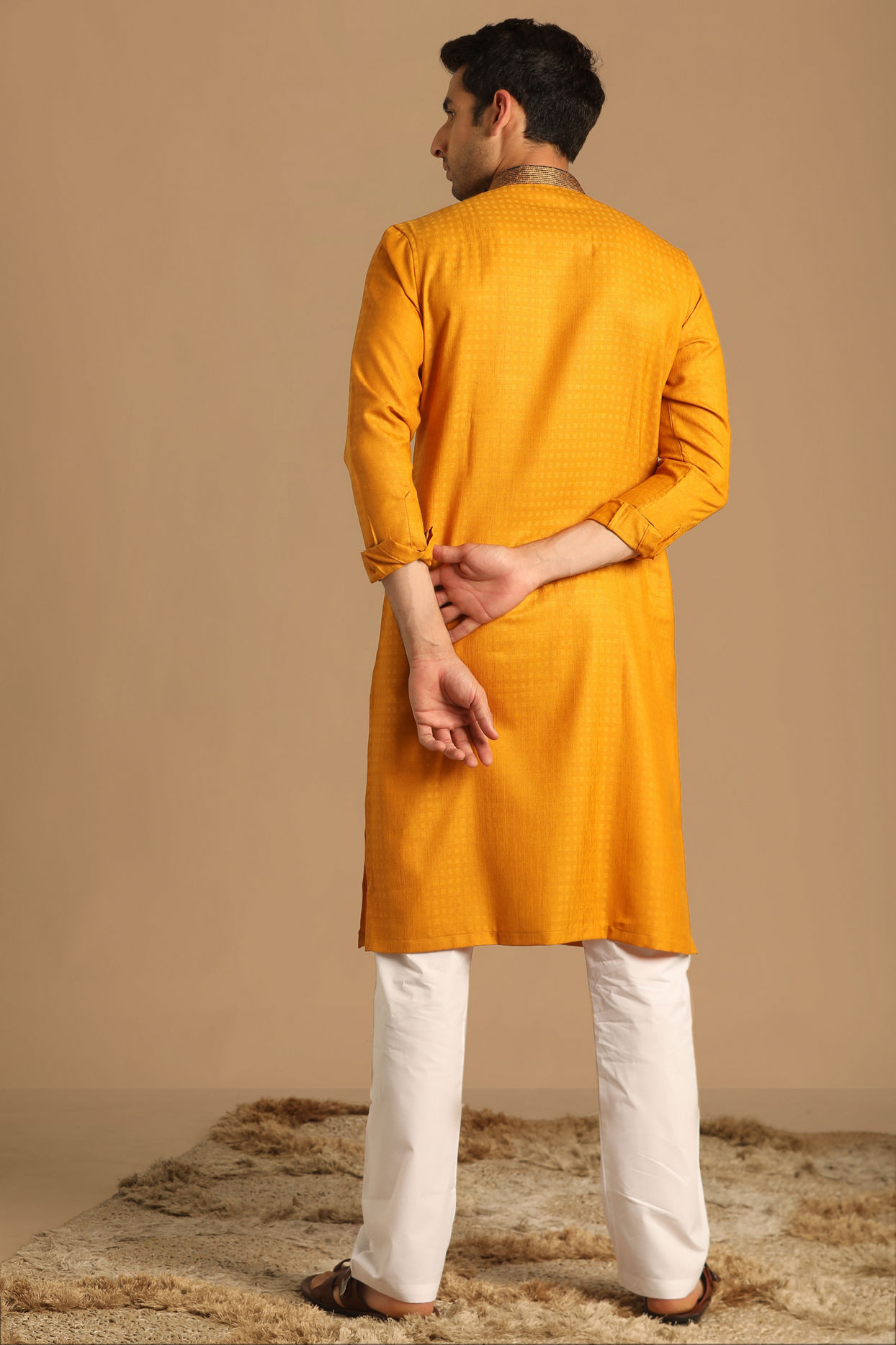 alt message - Manyavar Men Mustard Yellow Kurta With Neck Detailing image number 2