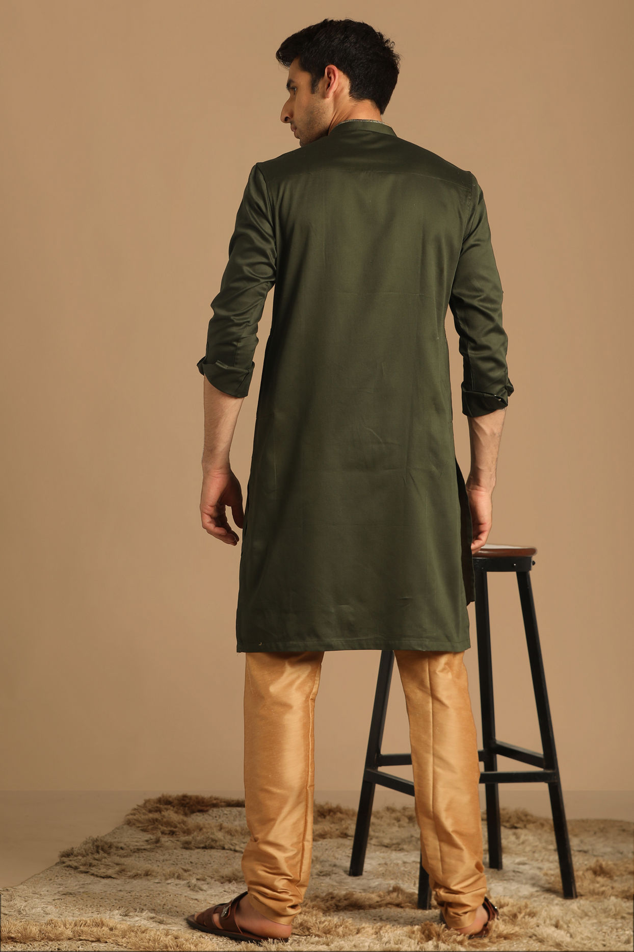 alt message - Manyavar Men Moss Green Side Open Kurta image number 2