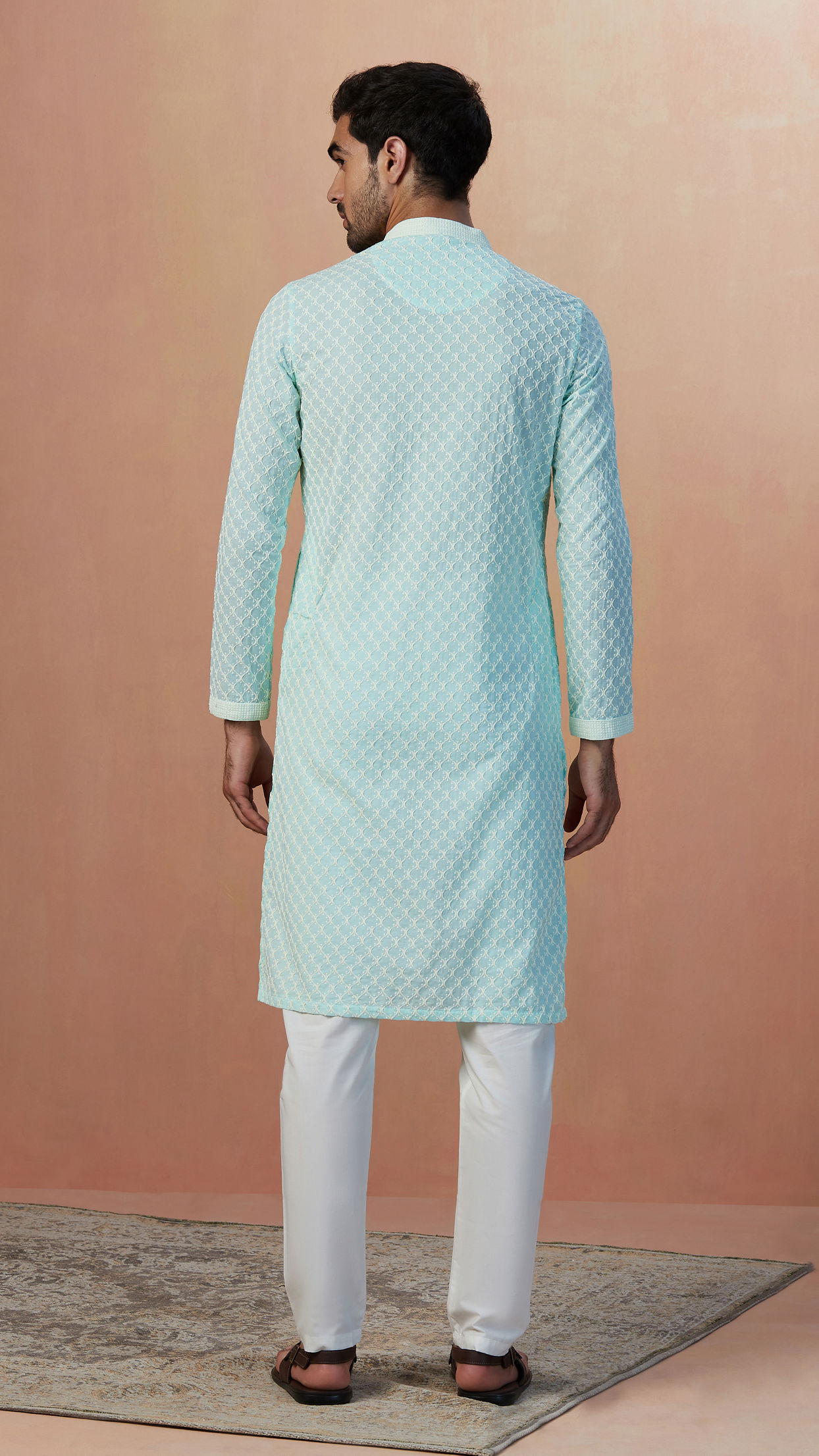 alt message - Manyavar Men Aqua Green Chikankari Kurta Pajama image number 3