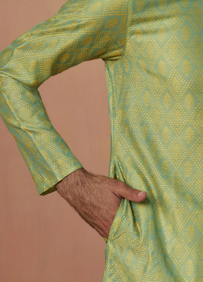 alt message - Manyavar Men Pastel Green Jacquard Kurta Pajama image number 2