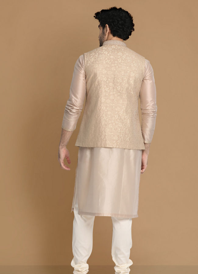 alt message - Manyavar Men Floral Patterned Cream Kurta Jacket Set image number 2