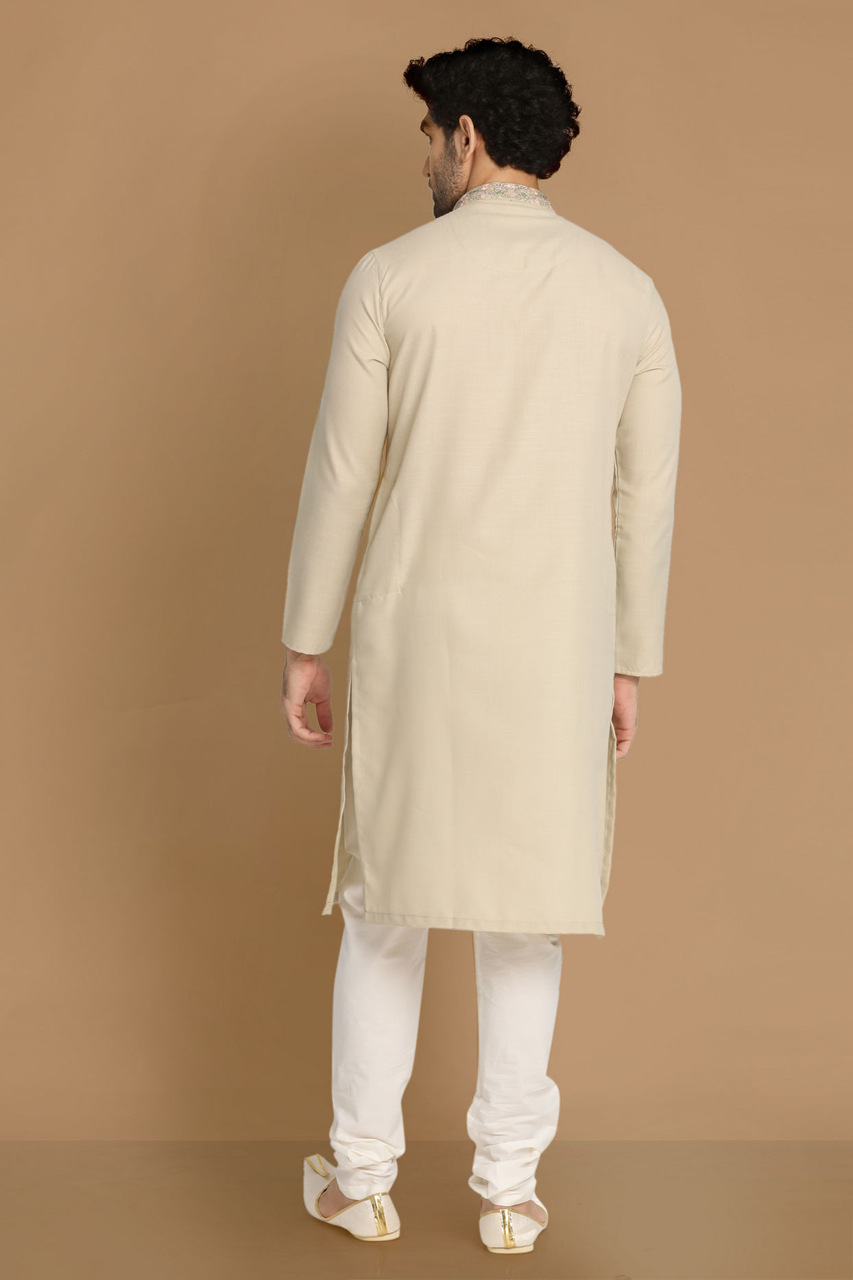 alt message - Manyavar Men Pista Thread Work Kurta Pajama image number 2