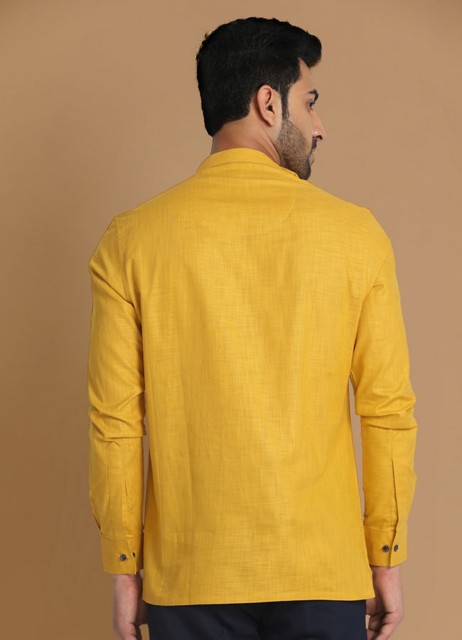 alt message - Manyavar Men Mustard Side Open Short Kurta image number 2