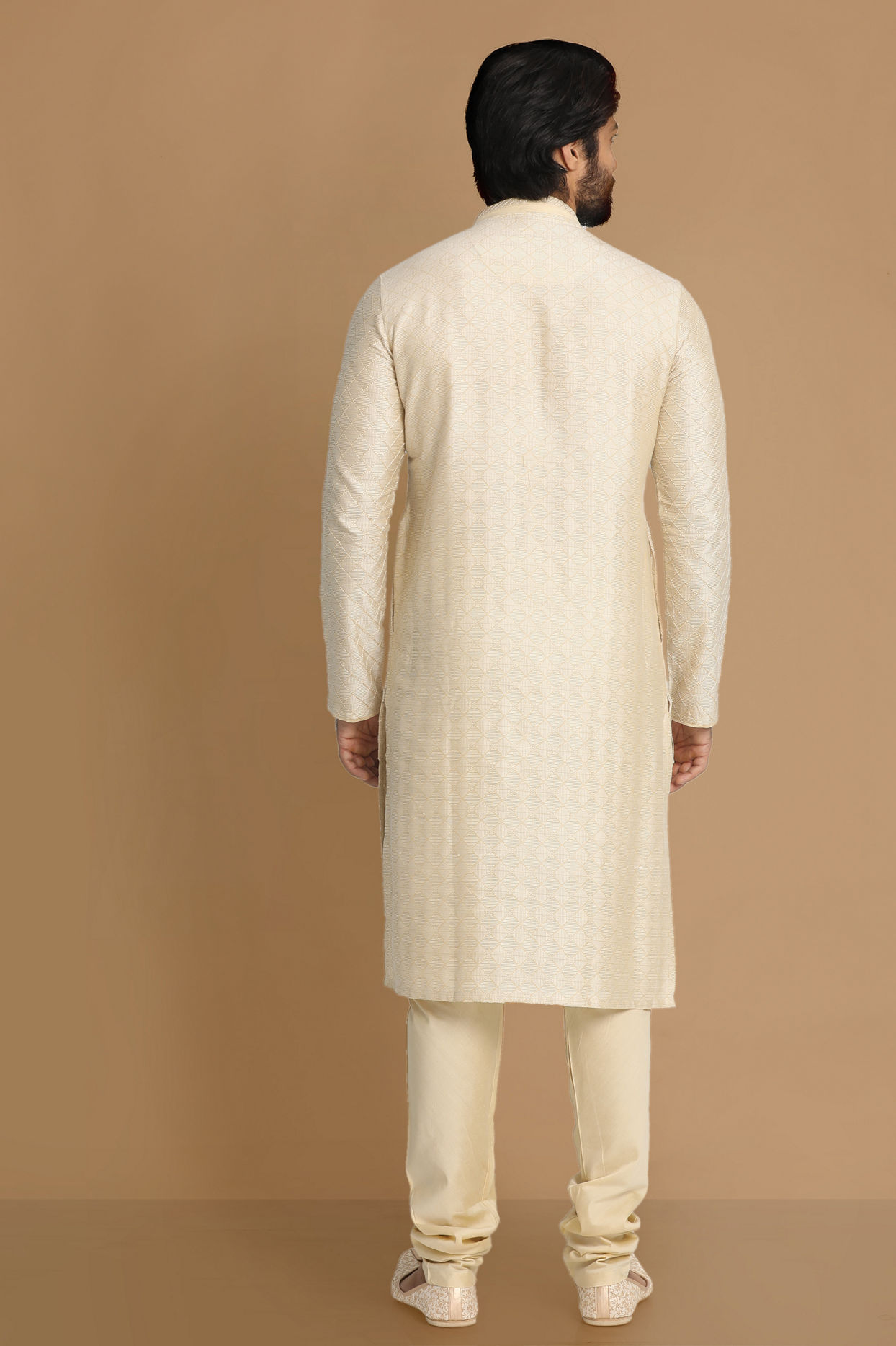 Manyavar Men Ivory Thread Embroidered Kurta Pajama