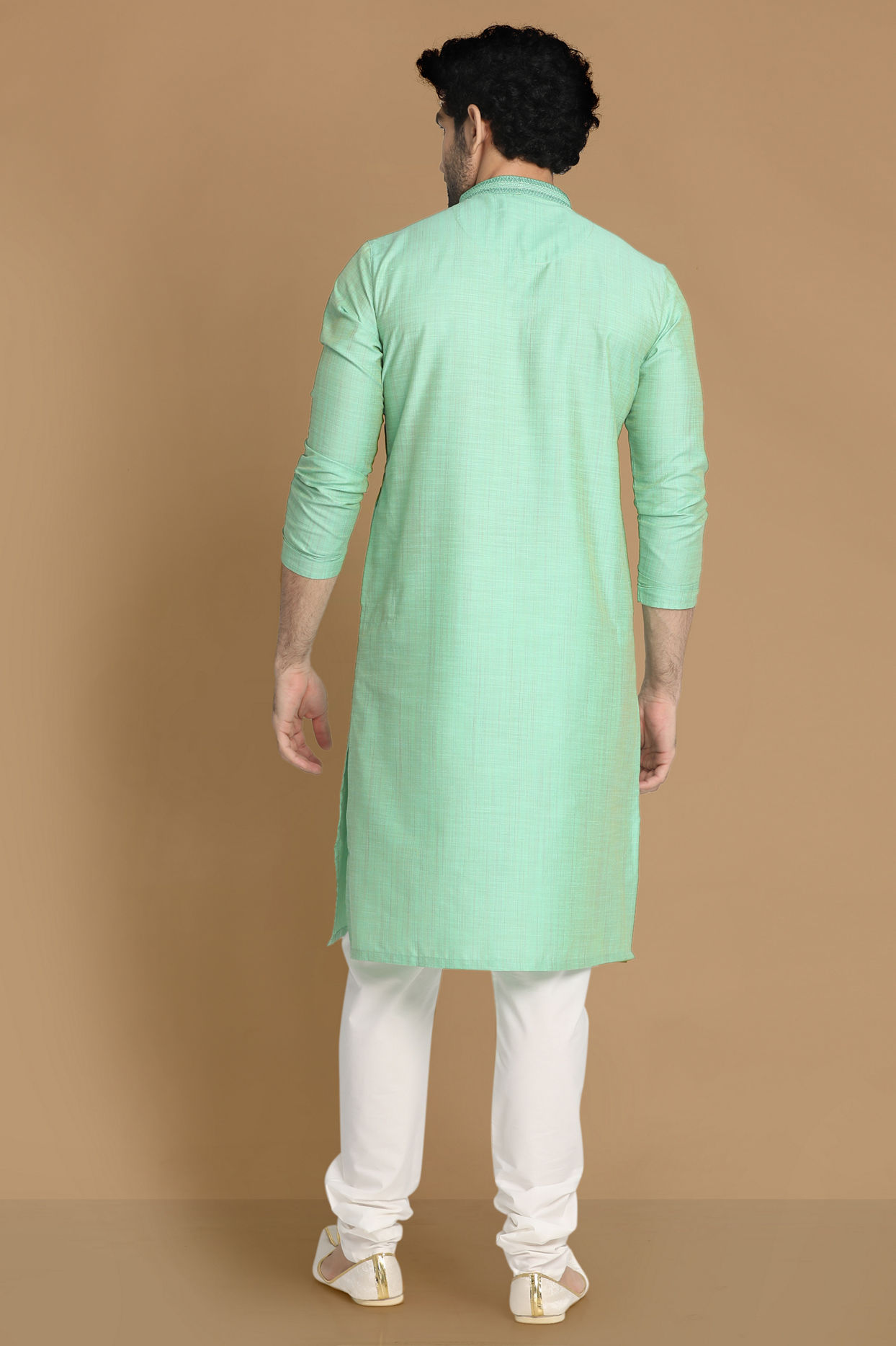 alt message - Manyavar Men Plush Light Green Kurta Pajama image number 2