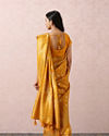 alt message - Mohey Women Mustard Yellow Saree With Gold Border image number 2