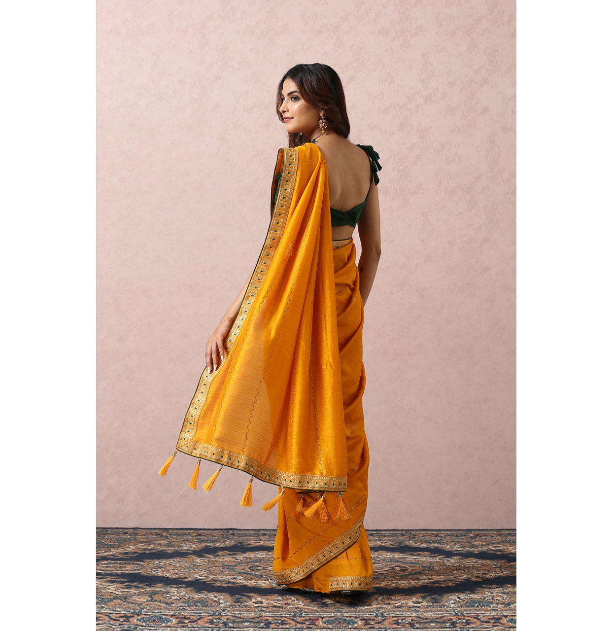 alt message - Mohey Women Mustard Yellow Embellished Saree image number 2