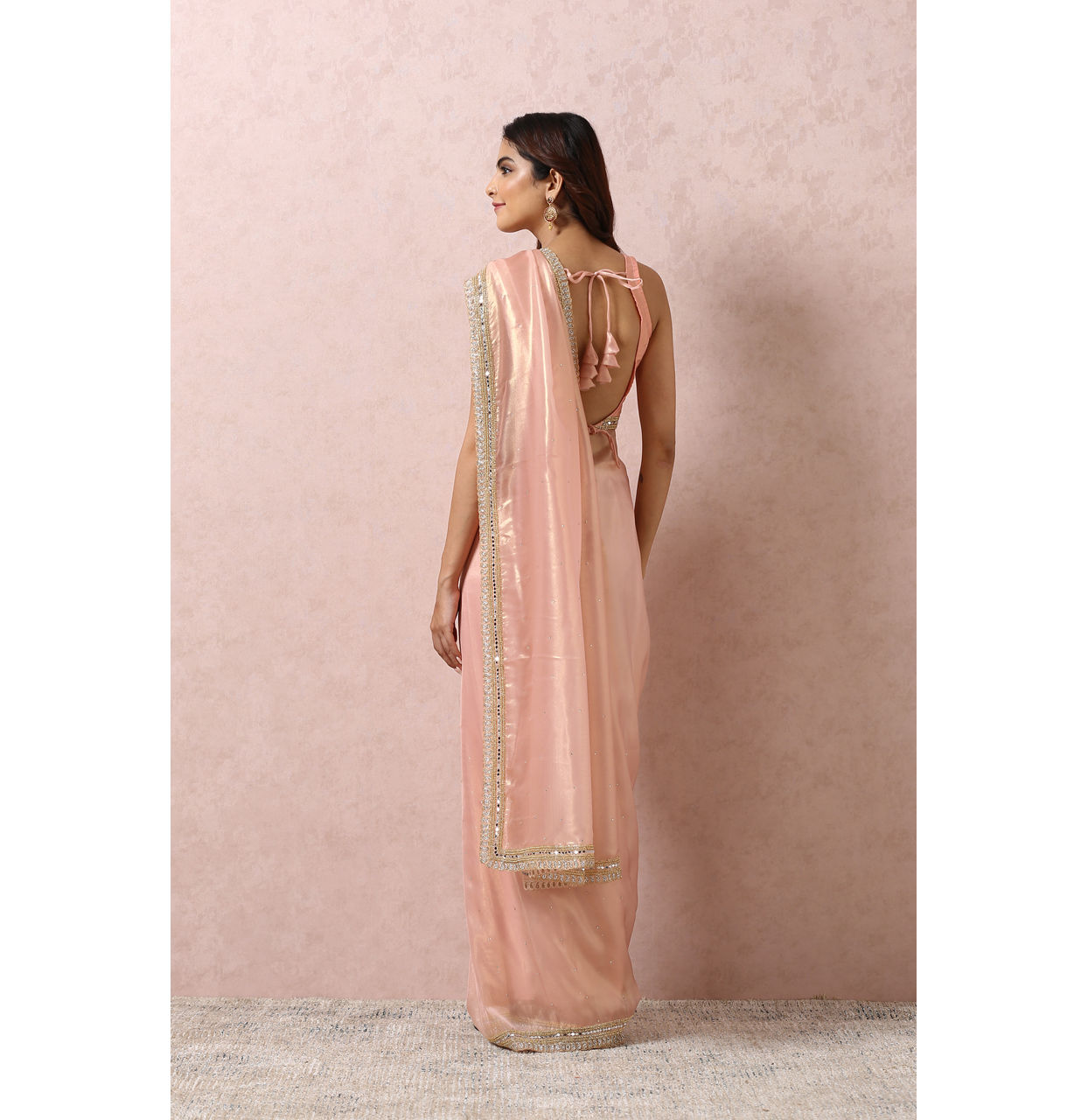 Mohey Women Light Pink Organza Saree