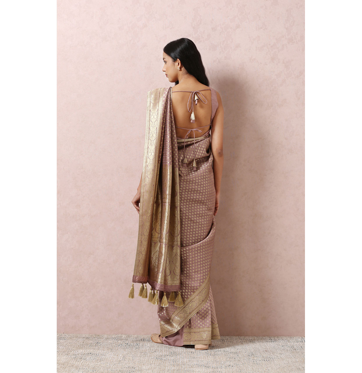 Mohey Women Purple Art Silk Saree With Golden Motifs