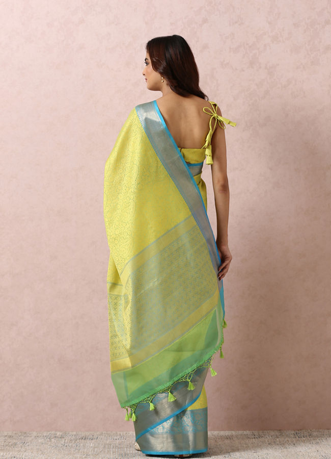 Mohey Women Green Printed Saree