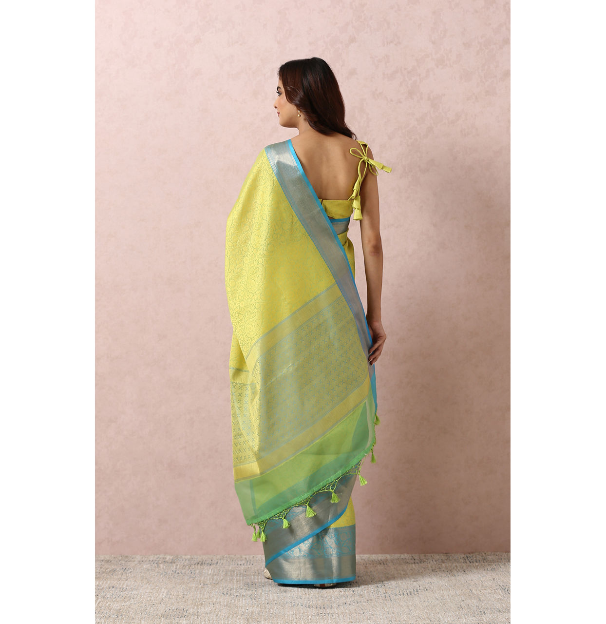 Mohey Women Green Printed Saree