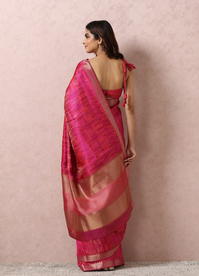 alt message - Mohey Women Rani Pink Saree With Golden Border image number 2