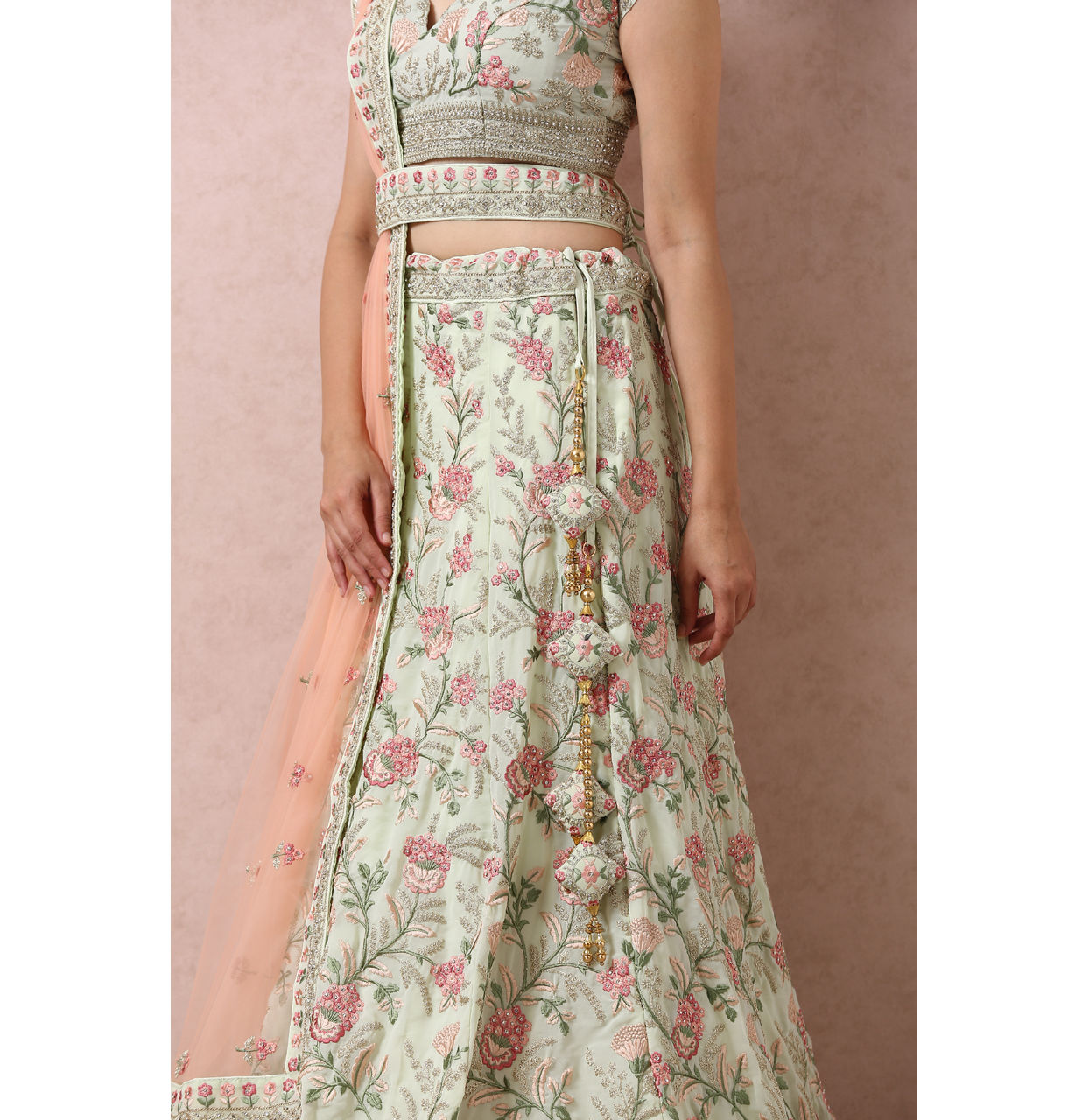 alt message - Mohey Women Pista Green Bridal Floral Lehenga image number 4